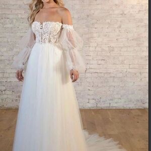 Essence of Australia 7573 - Ivory Wedding Ballgown, Off the Shoulder Sweetheart